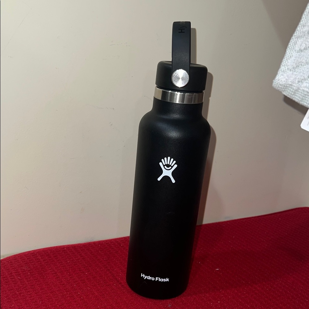 Hydro Flask Matte Black Bottle